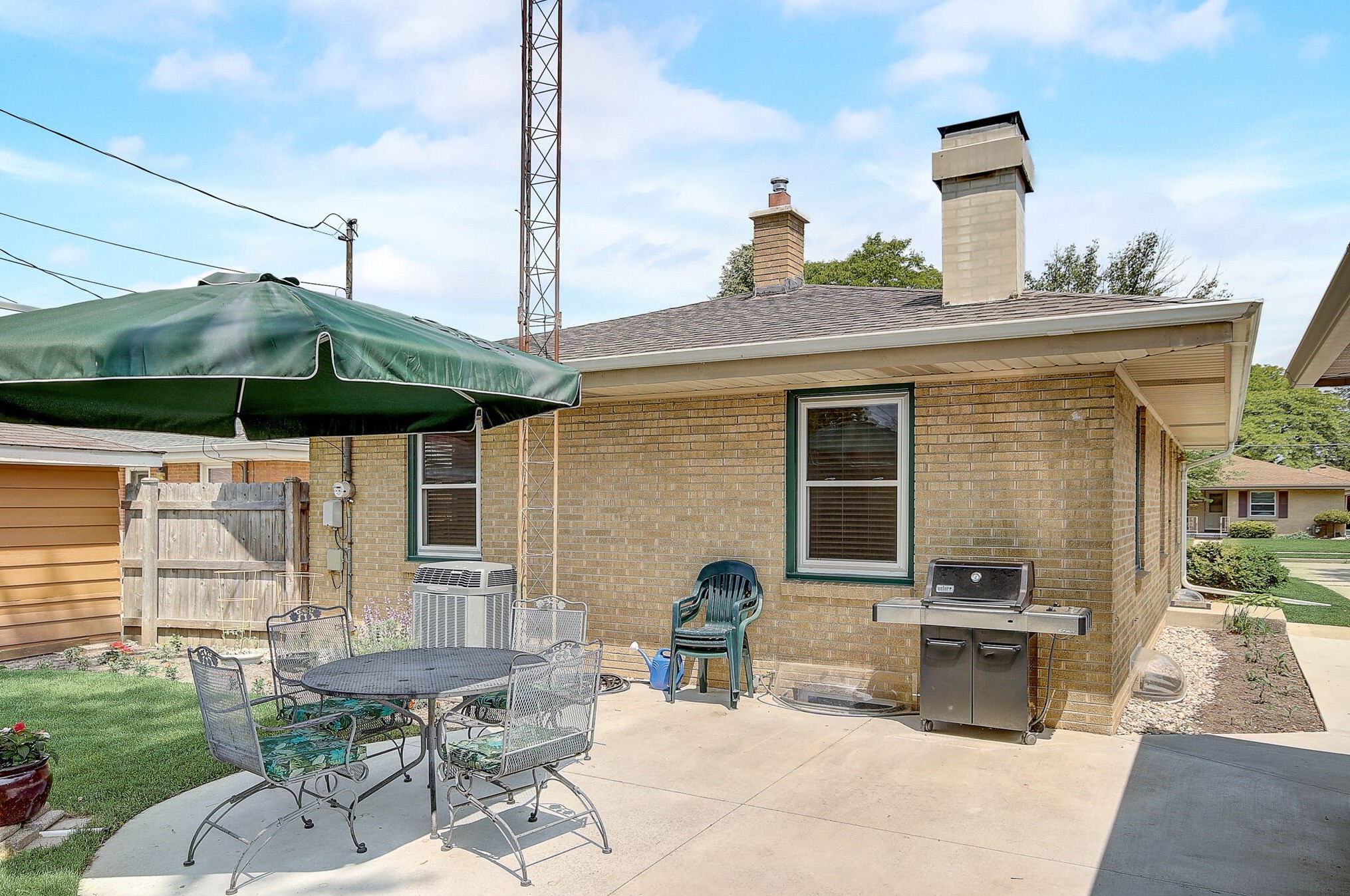 1127 Sheraton Dr, Racine WI  53402-3340 exterior
