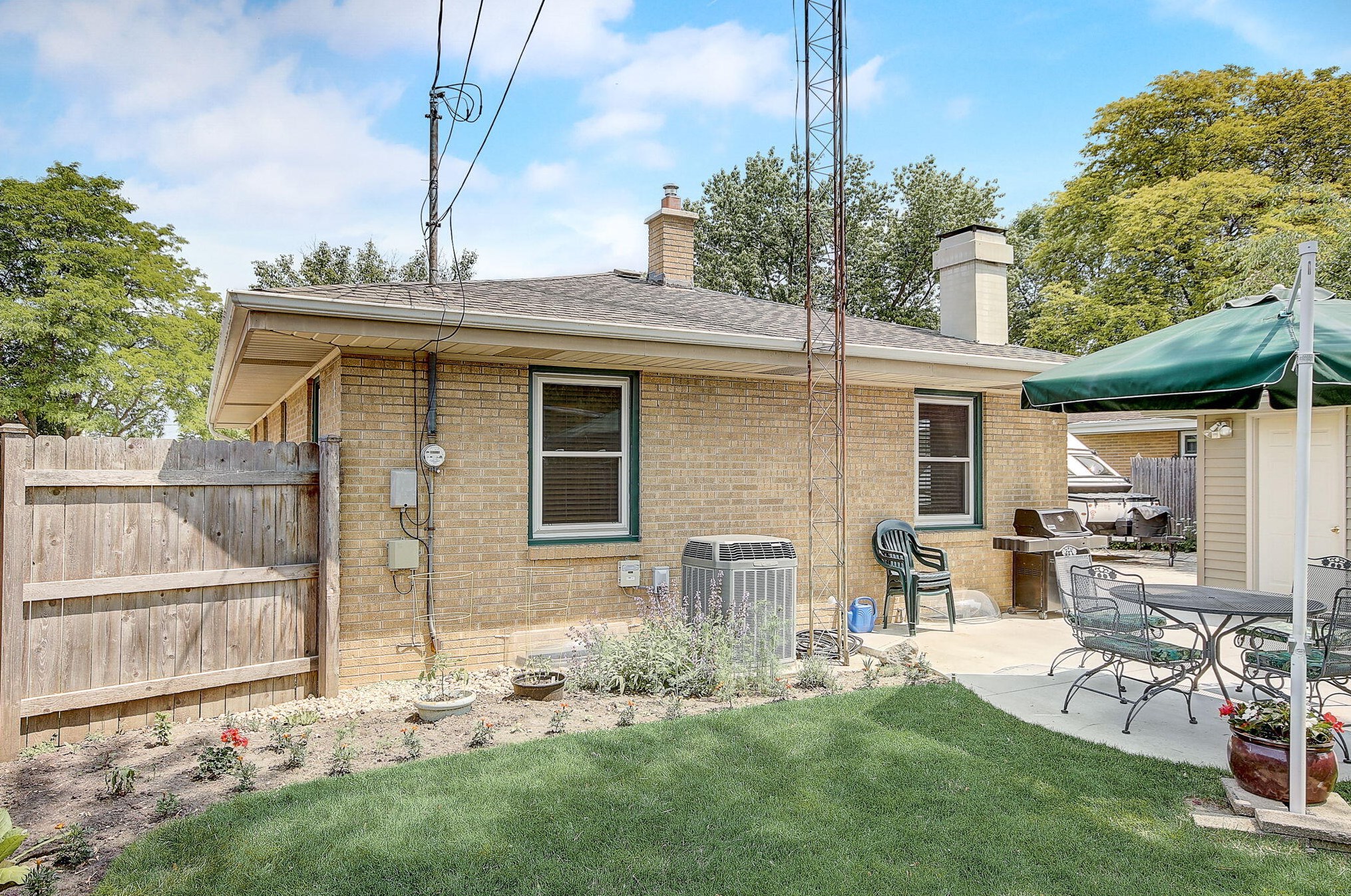 1127 Sheraton Dr, Racine WI  53402-3340 exterior