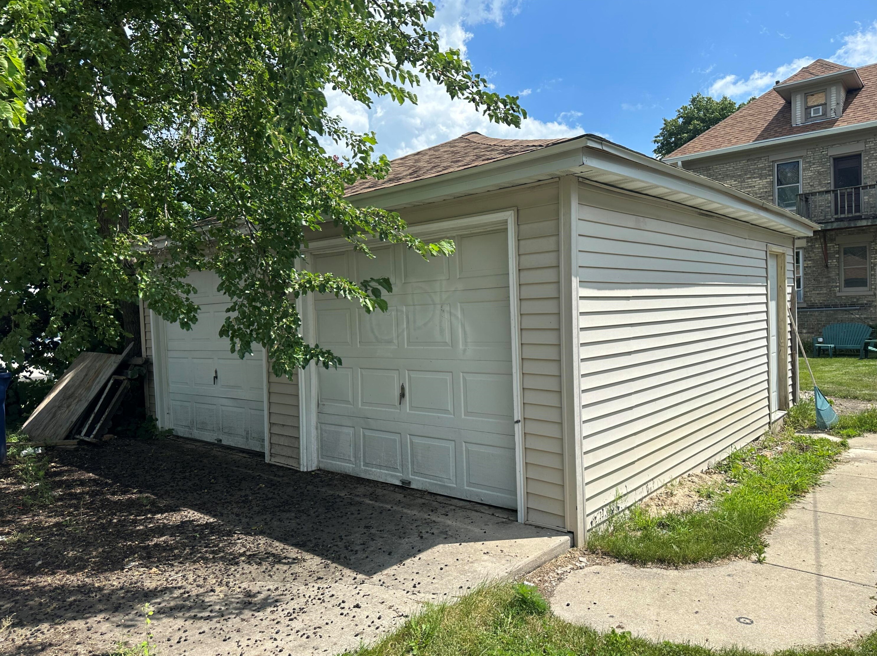 1910 Lasalle St, Racine WI  53402-4632 exterior