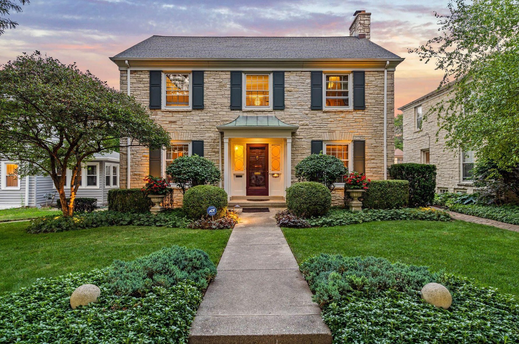 3164 51 Blvd, Milwaukee WI 53216-3236 exterior