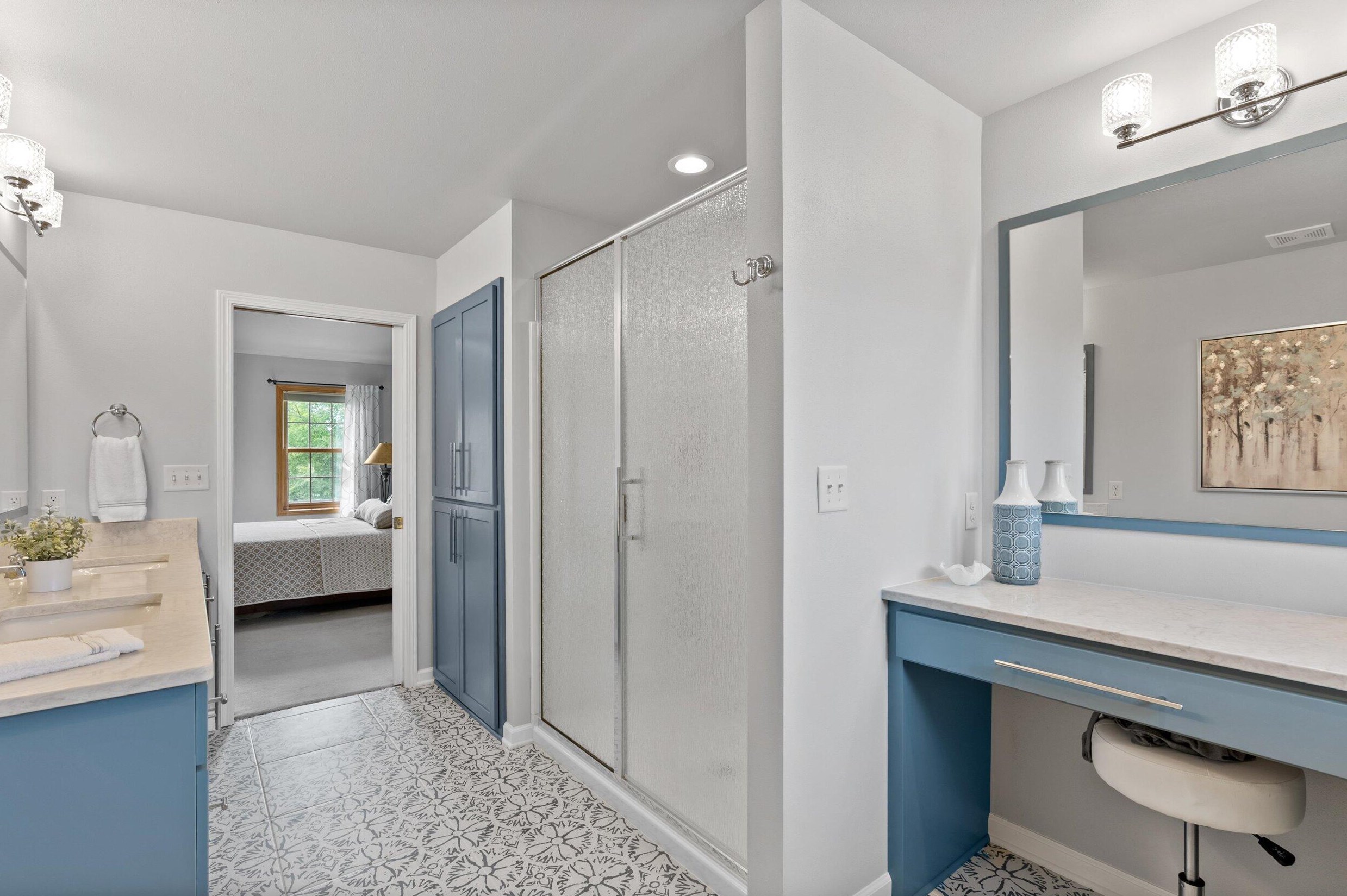 108 Long Mdw Dr, Chenequa WI 53029-2904 exterior