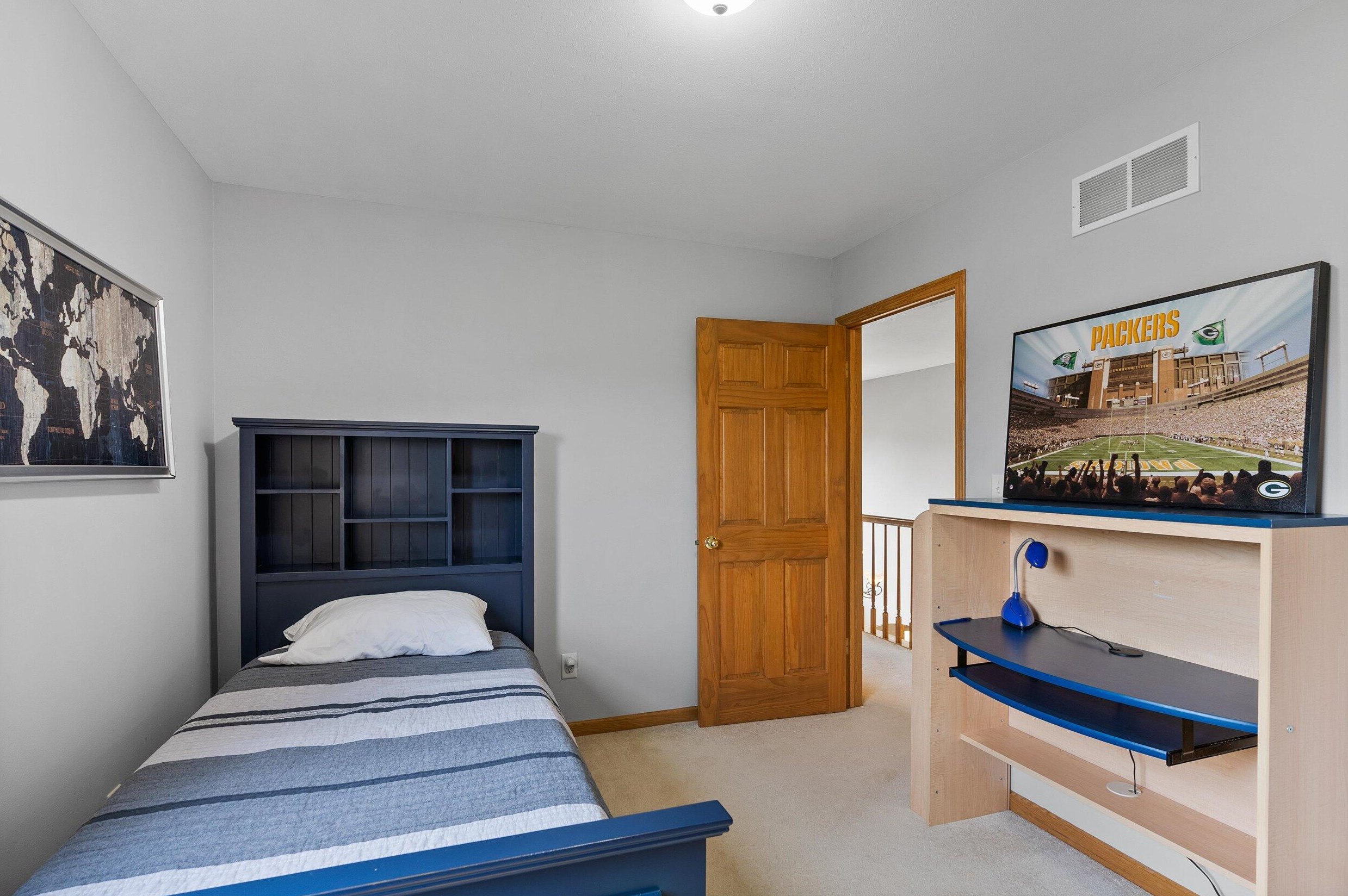 108 Long Mdw Dr, Chenequa WI 53029-2904 exterior