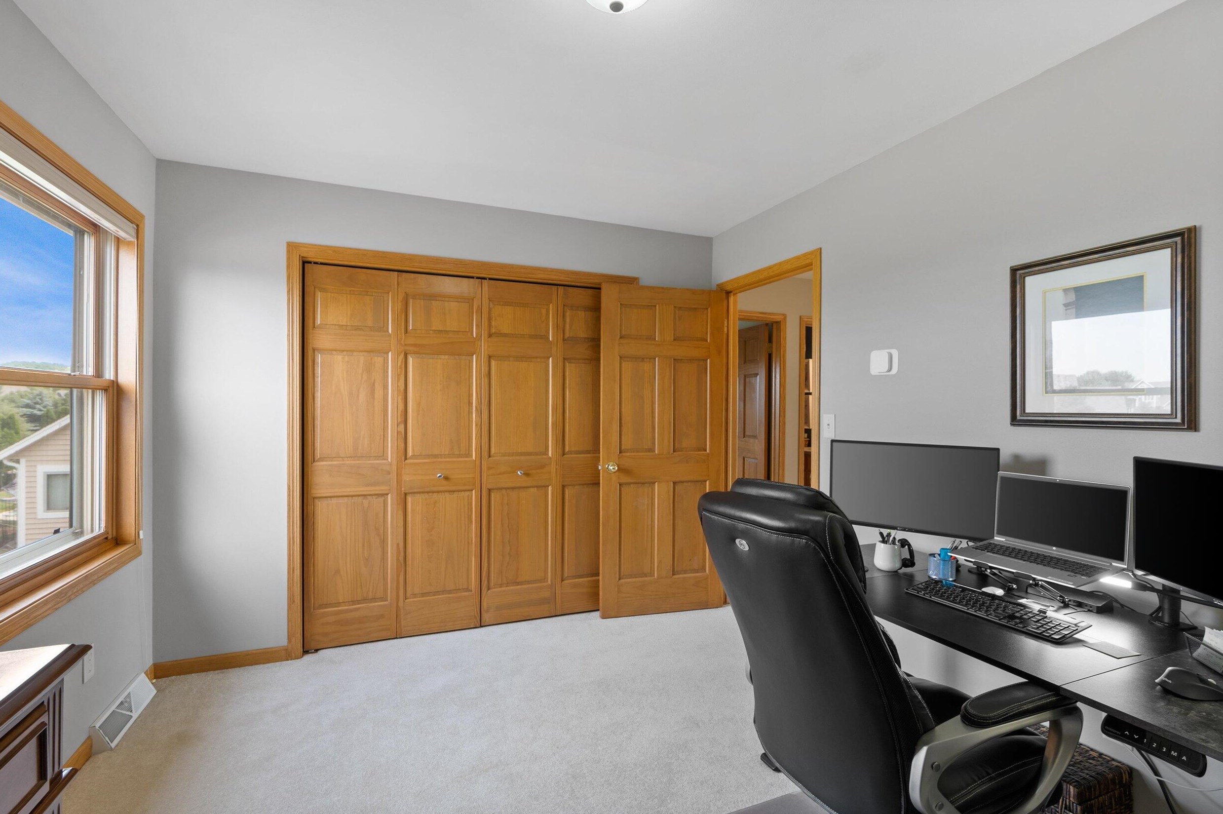 108 Long Mdw Dr, Chenequa WI 53029-2904 exterior