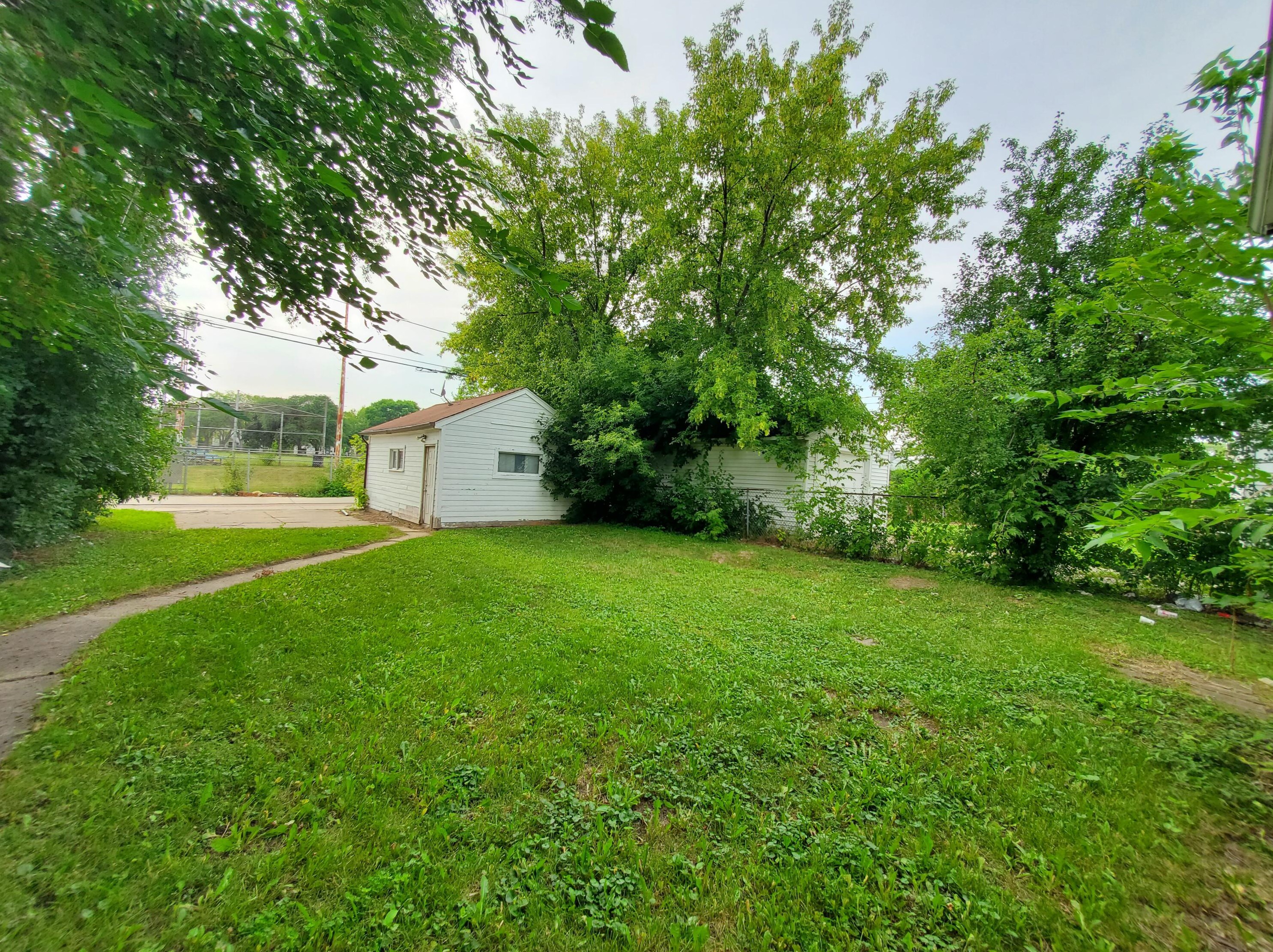 5059 51st Blvd, Milwaukee WI  53218-4330 exterior