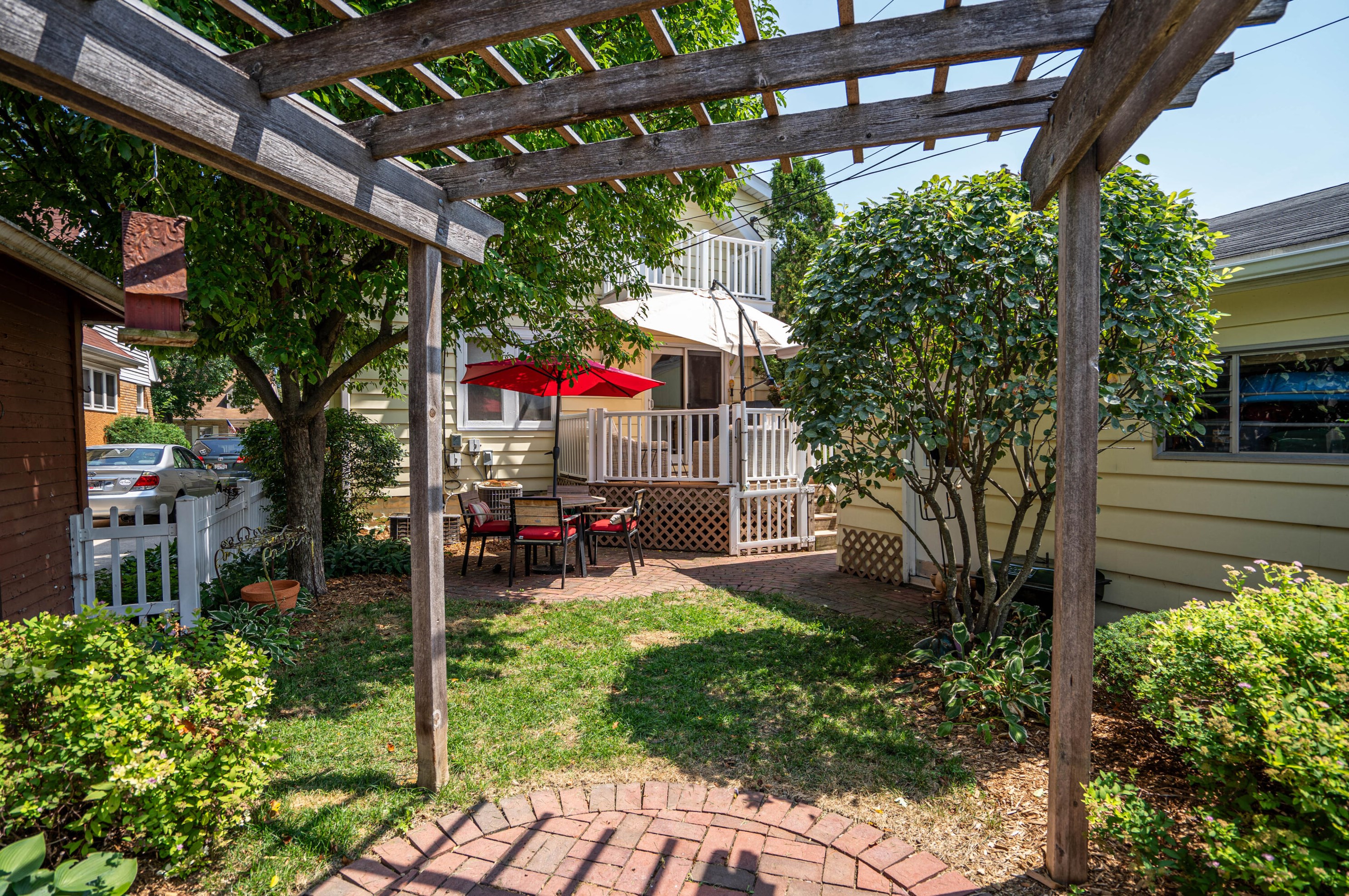 2555 72, Milwaukee WI 53219-2529 exterior