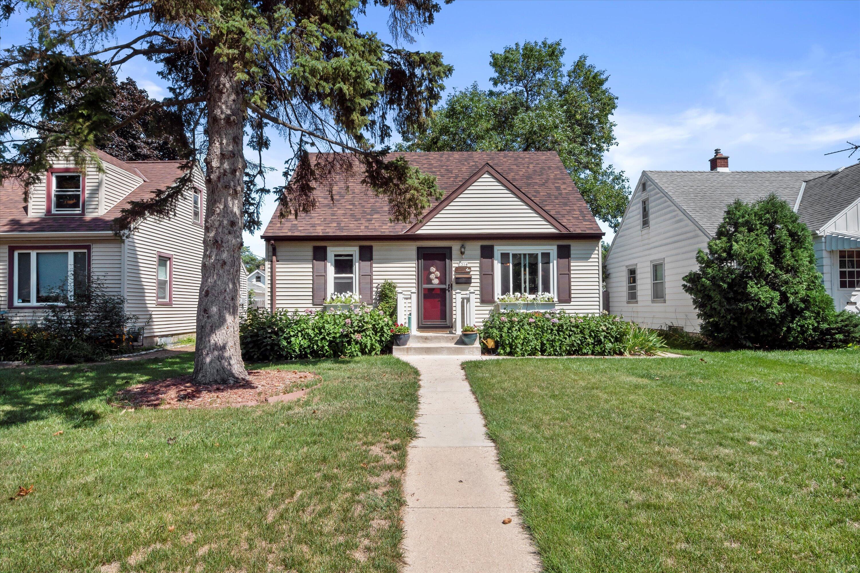 1314 S 114th St, West Allis, WI 53214 MLS 1846877 Coldwell Banker