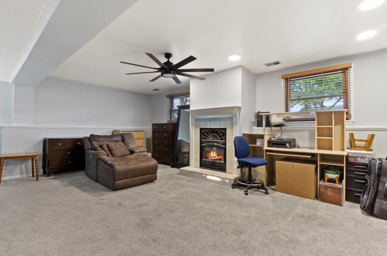 6161 Delaware Ave, Cudahy WI 53110-2867 exterior