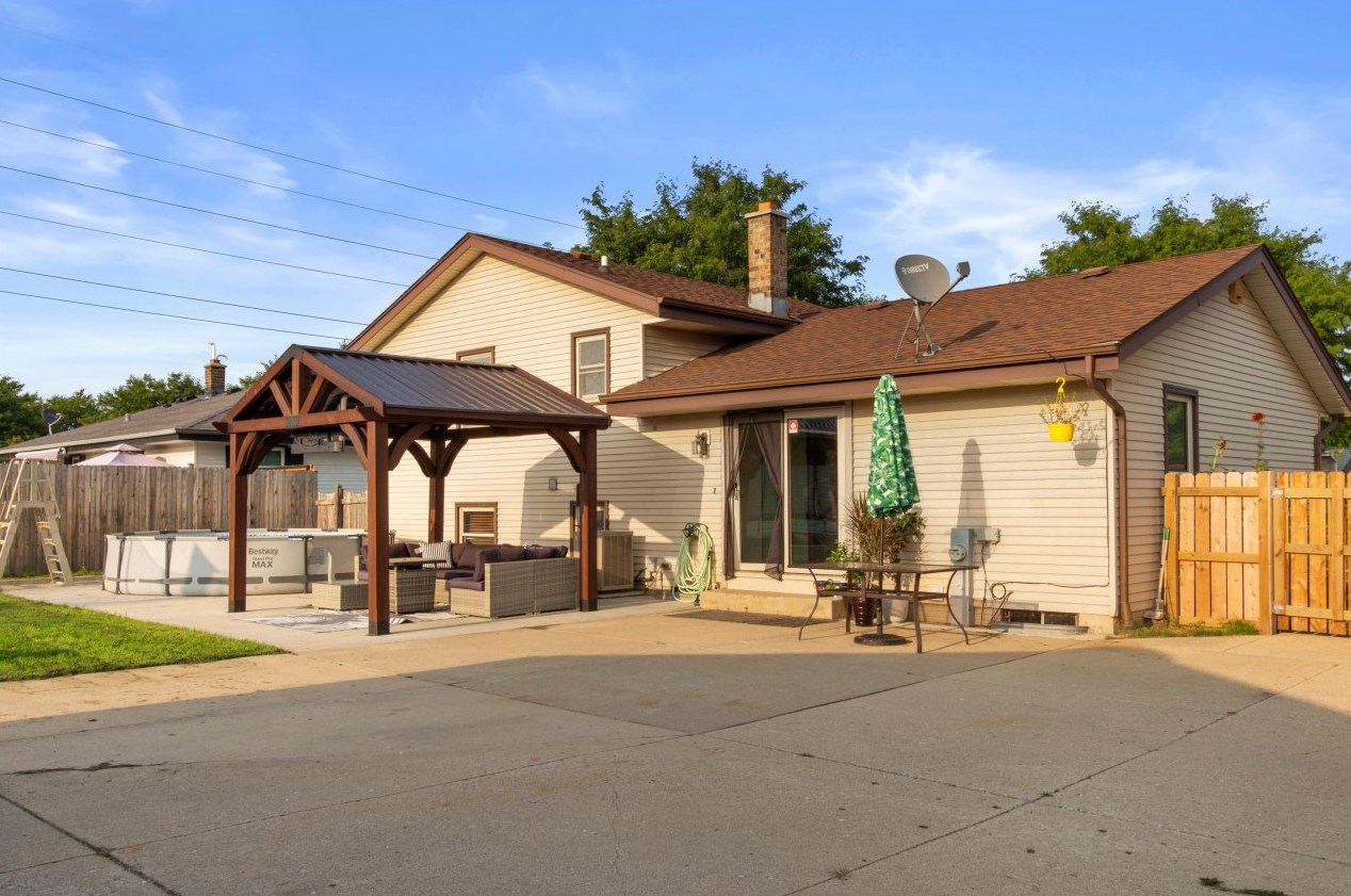 6161 Delaware Ave, Cudahy WI 53110-2867 exterior