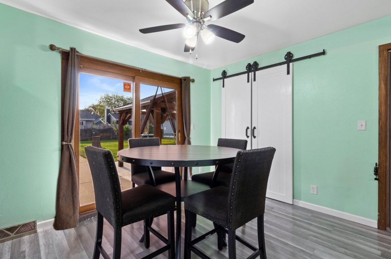 6161 Delaware Ave, Cudahy WI 53110-2867 exterior