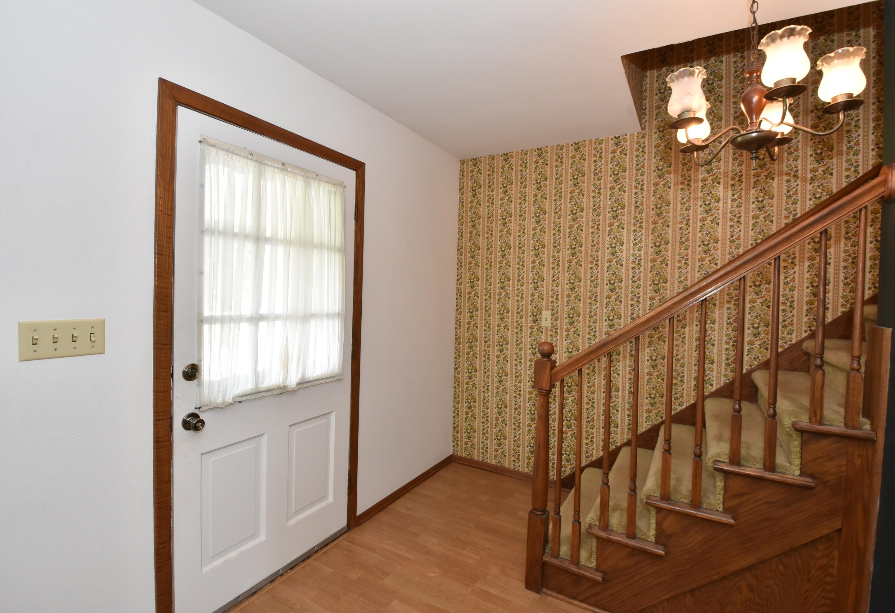 1518 Autumn Dr, Racine WI 53402-1816 exterior