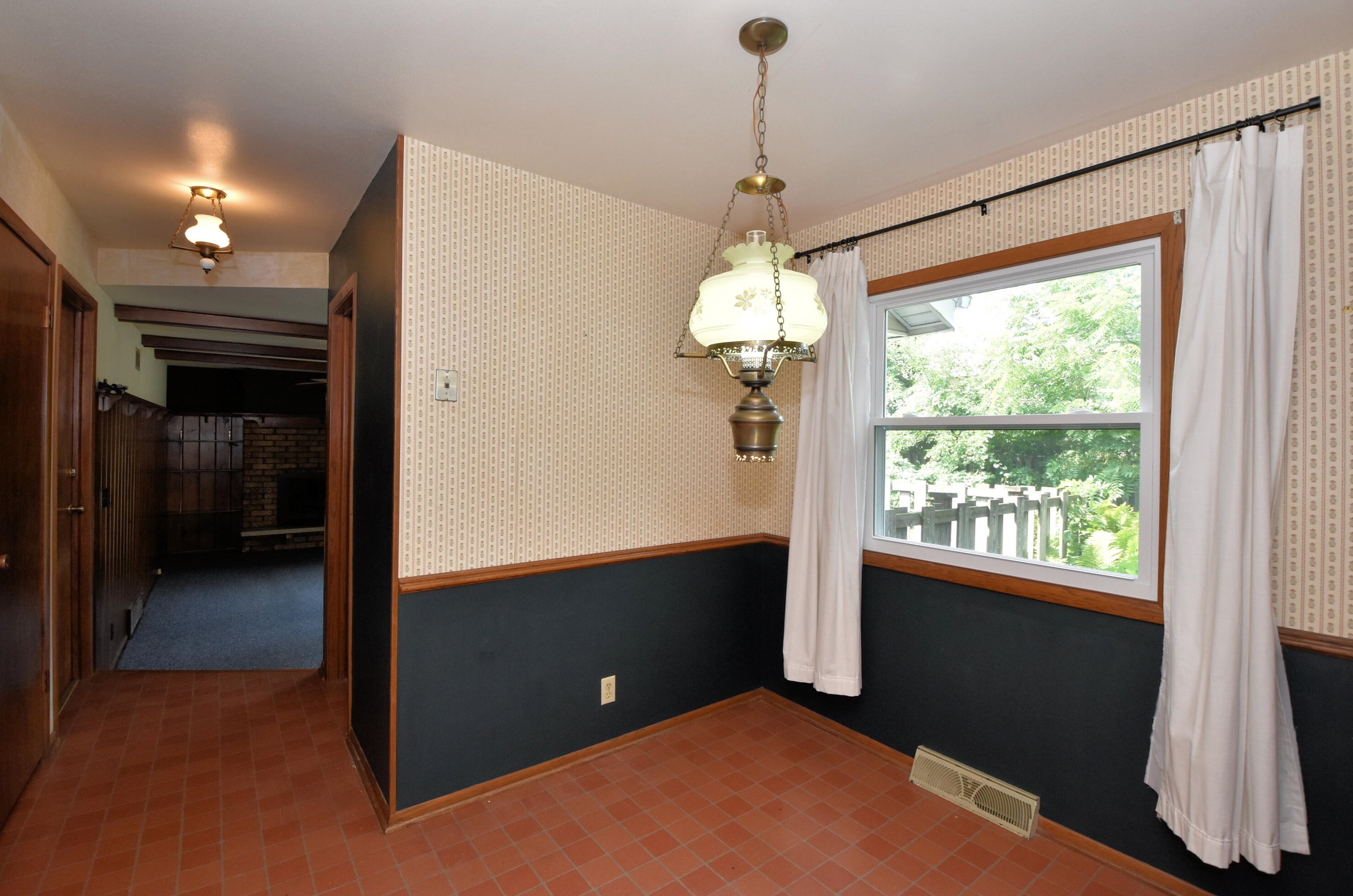 1518 Autumn Dr, Racine WI 53402-1816 exterior