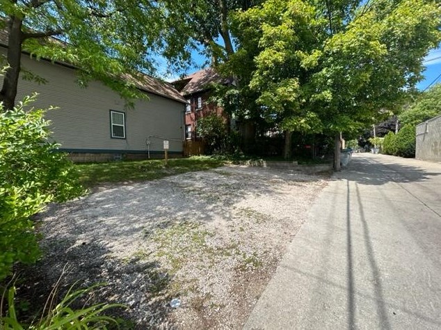 2306 Weil St, Milwaukee WI  53212-3454 exterior