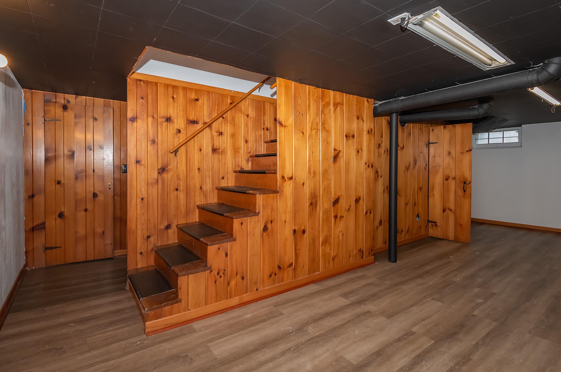 1341 107, Milwaukee WI 53225-3930 exterior