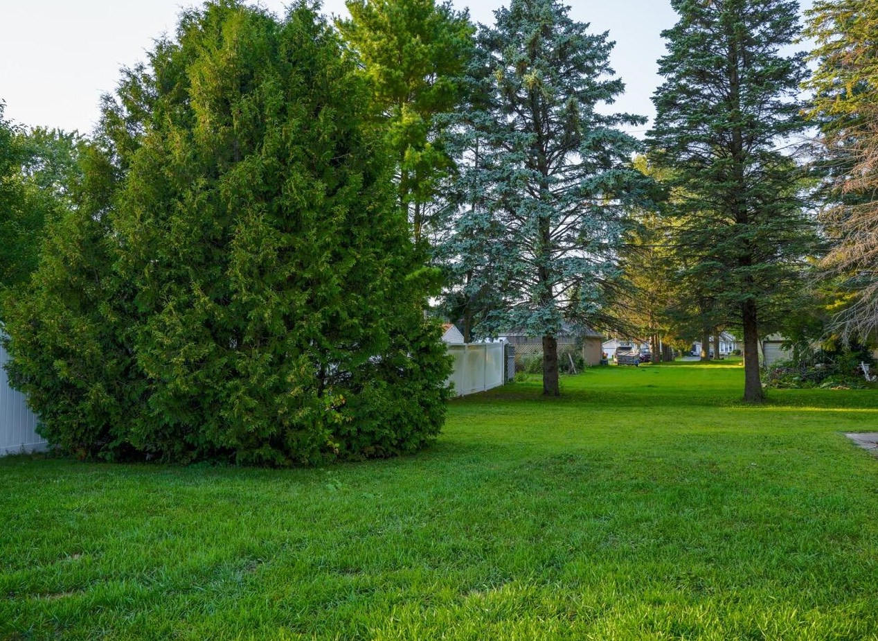 1718 Ellis Ave, Racine WI  53402-2749 exterior