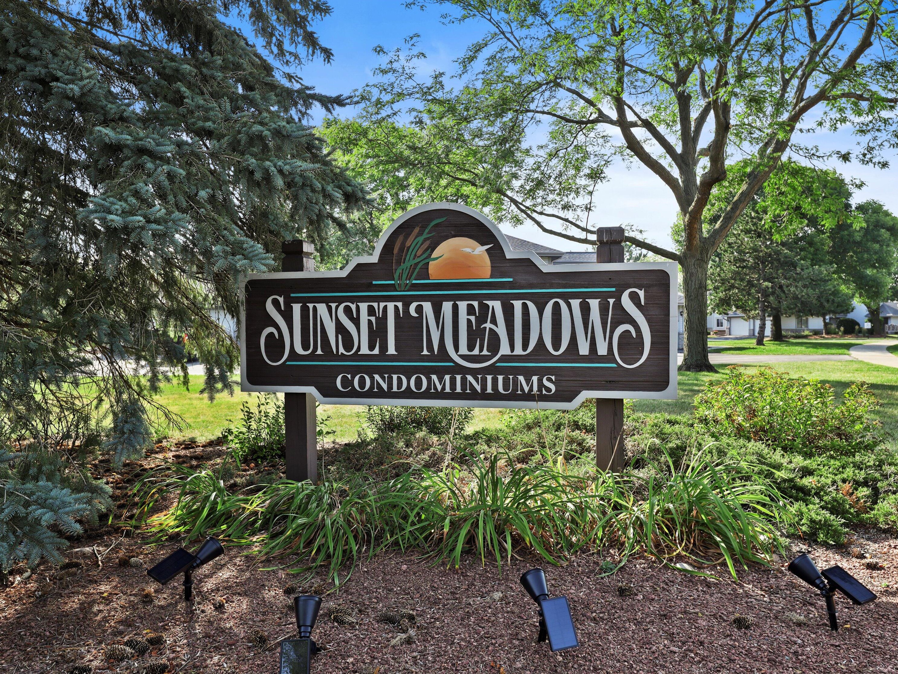 725 Quinlan Dr, Pewaukee WI  53072-1864 exterior