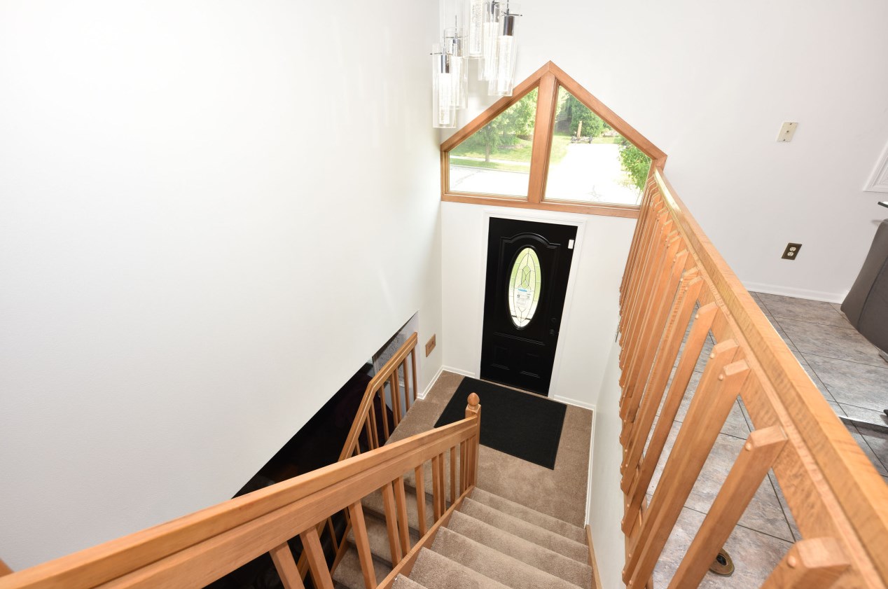 1798 Oneida Ct, Grafton WI  53024-9577 exterior