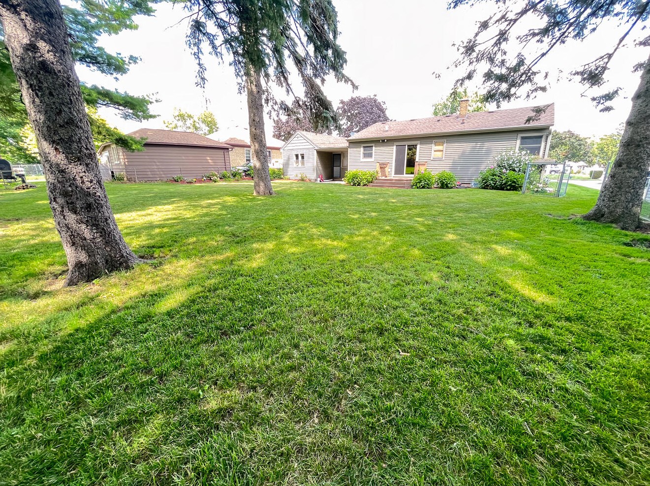 2710 James Blvd, Racine WI 53403-3250 exterior