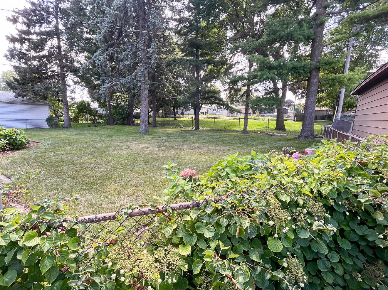 2710 James Blvd, Racine WI 53403-3250 exterior