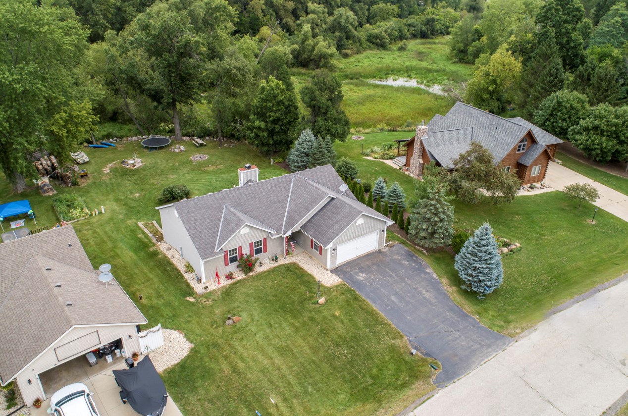 602 Mink Ranch Rd, Lyons WI  53105-9690 exterior