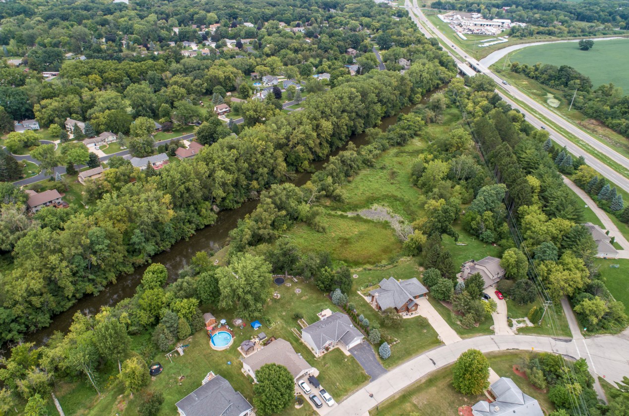602 Mink Ranch Rd, Lyons WI  53105-9690 exterior