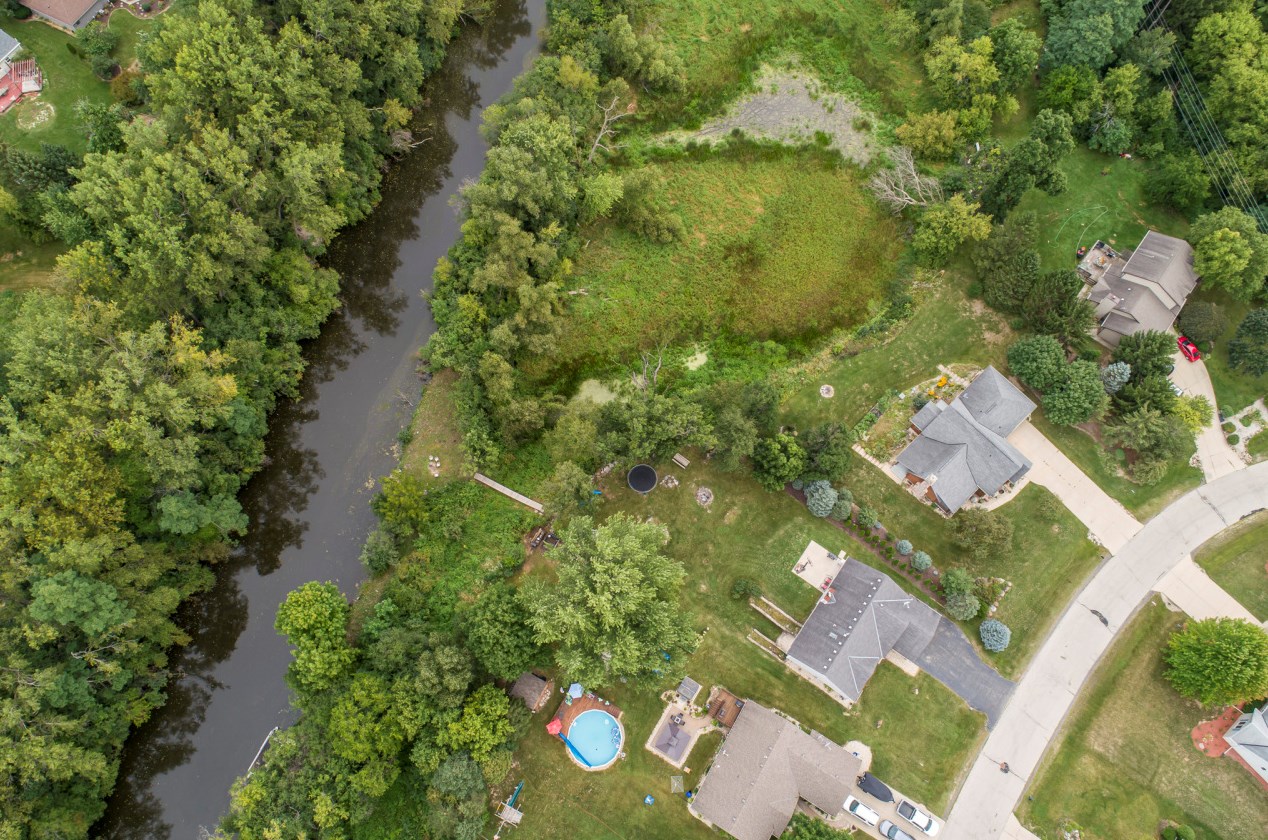 602 Mink Ranch Rd, Lyons WI  53105-9690 exterior