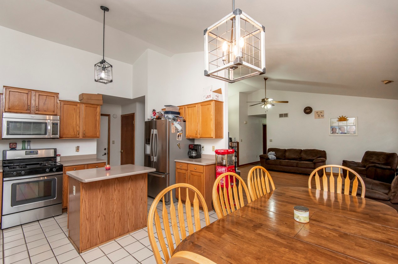 602 Mink Ranch Rd, Lyons WI  53105-9690 exterior