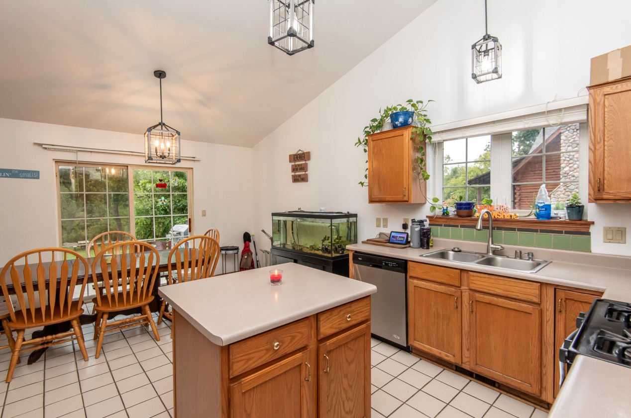 602 Mink Ranch Rd, Lyons WI  53105-9690 exterior