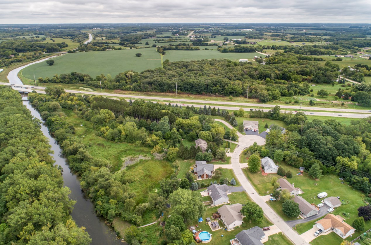 602 Mink Ranch Rd, Lyons WI  53105-9690 exterior
