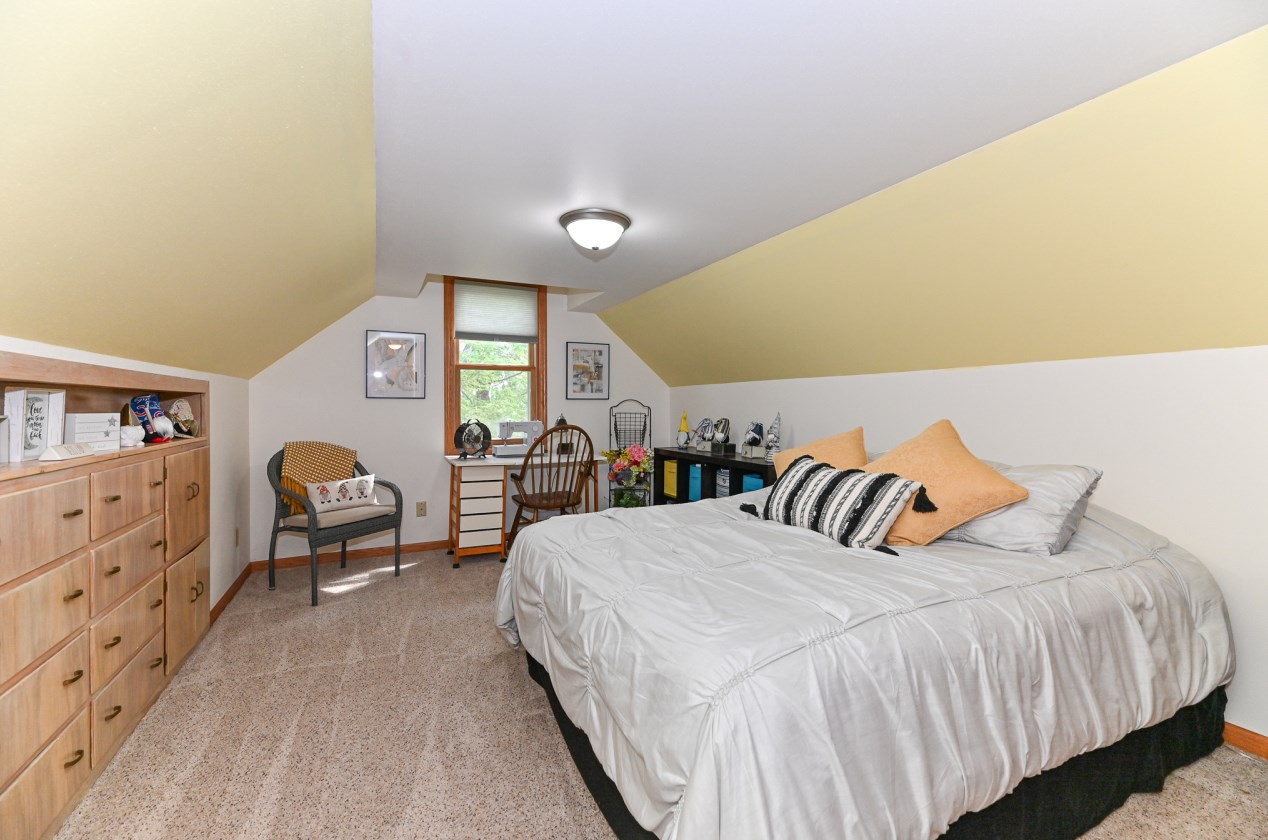 34116 Oakdale Ct, Lyons WI  53105-9231 exterior