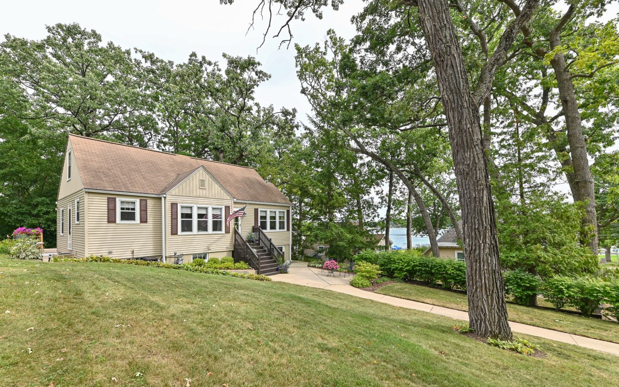 34116 Oakdale Ct, Lyons WI  53105-9231 exterior