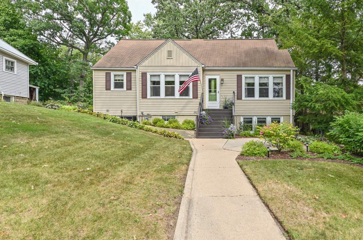 34116 Oakdale Ct, Lyons WI  53105-9231 exterior