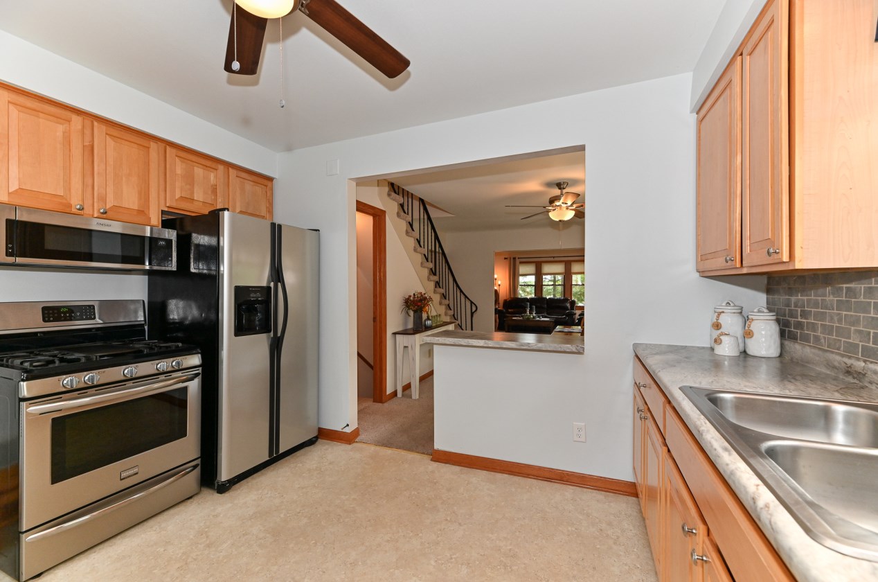 34116 Oakdale Ct, Lyons WI  53105-9231 exterior