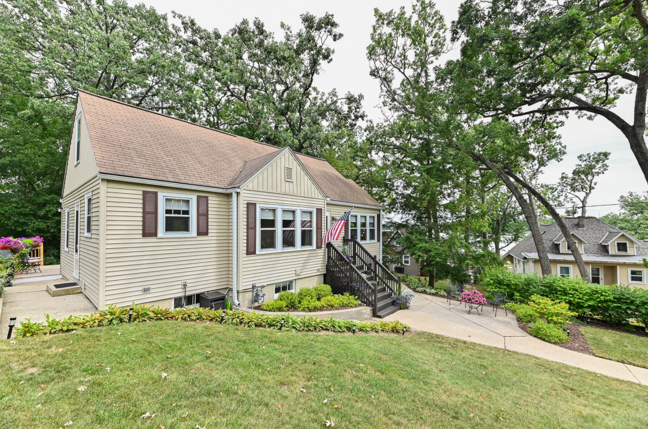 34116 Oakdale Ct, Lyons WI  53105-9231 exterior