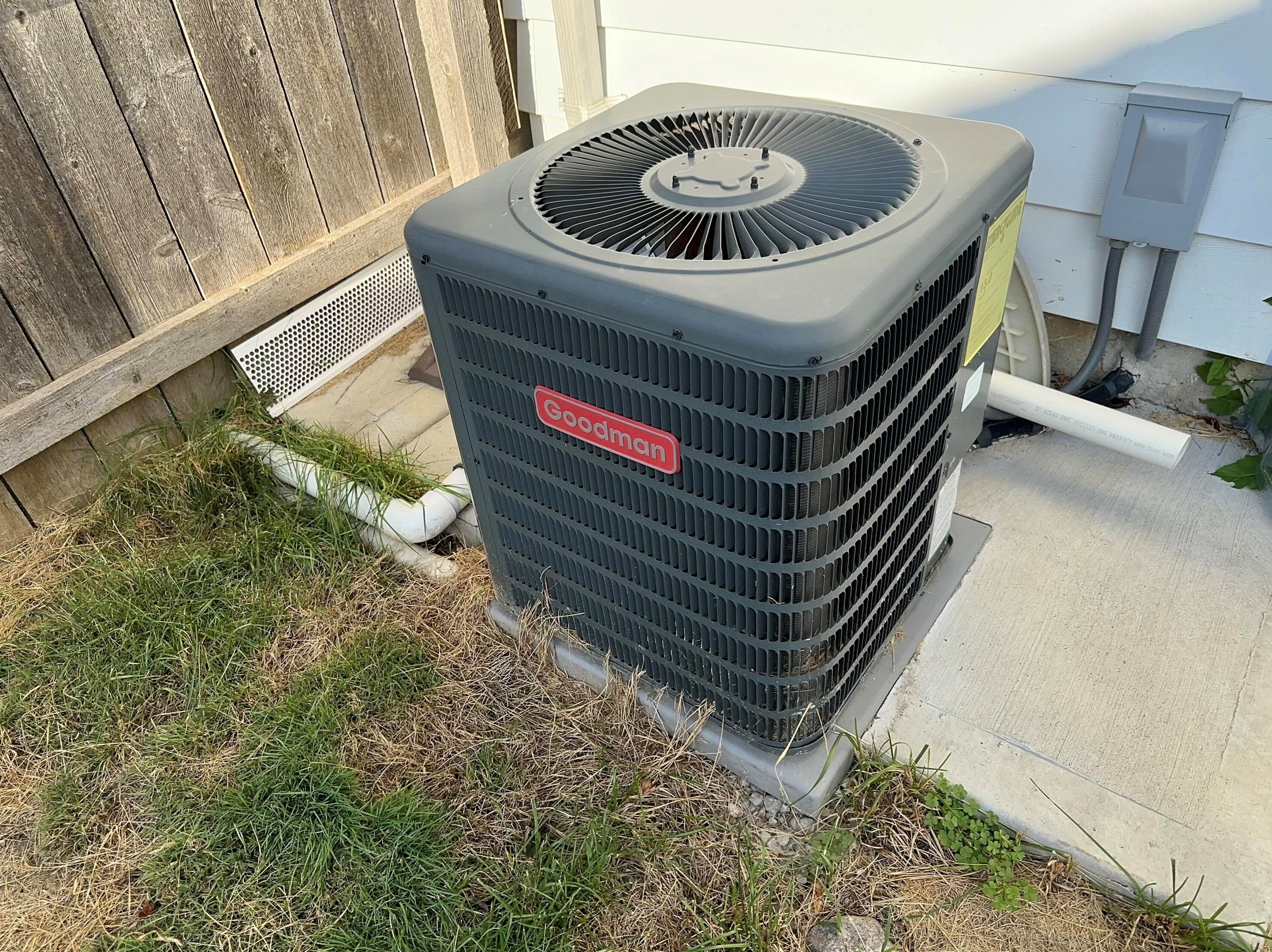 3673 18th St, Milwaukee WI  53221-1551 exterior