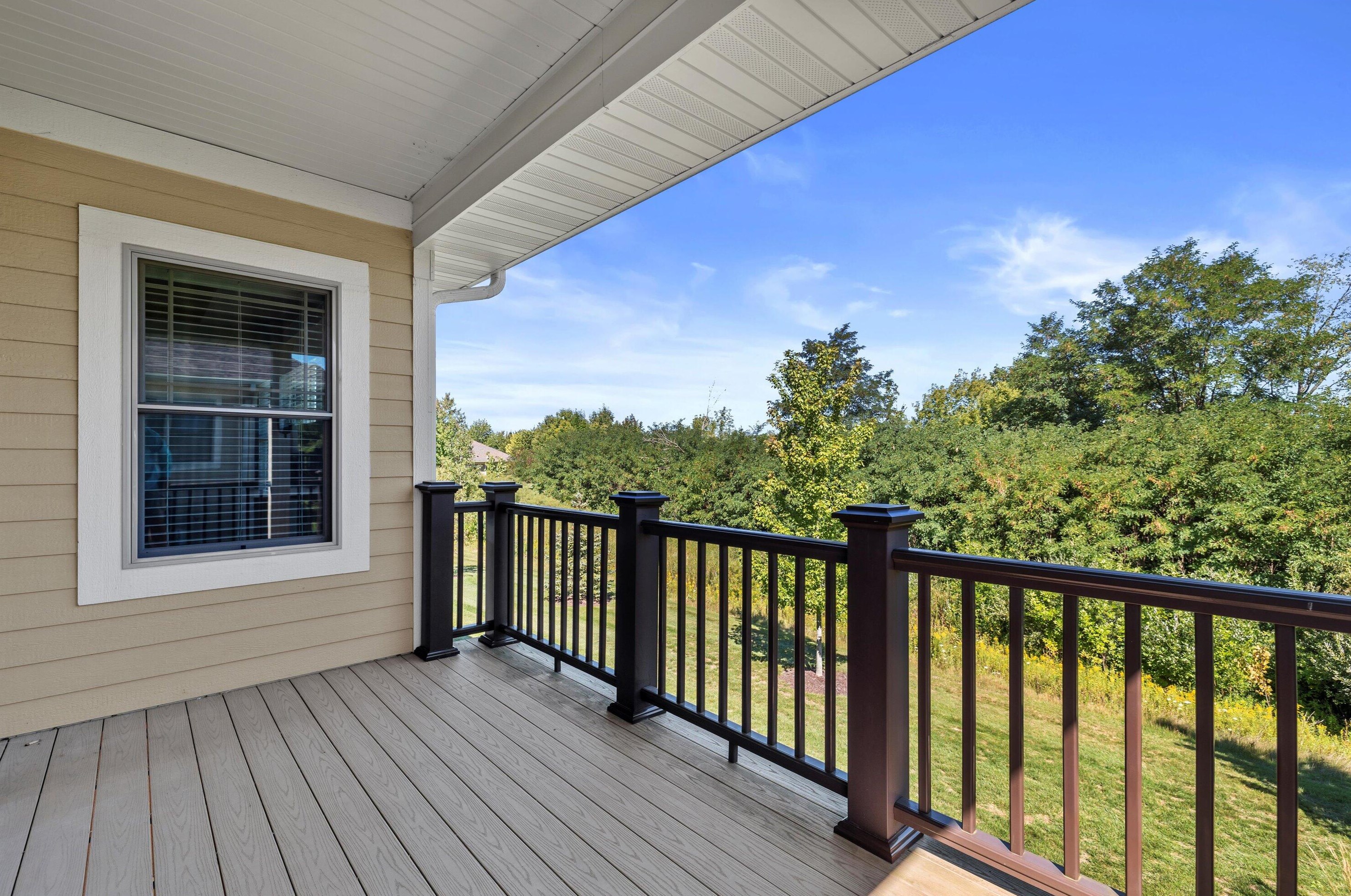 3086 Villa Dr, Hales Corners WI  53132-7707 exterior