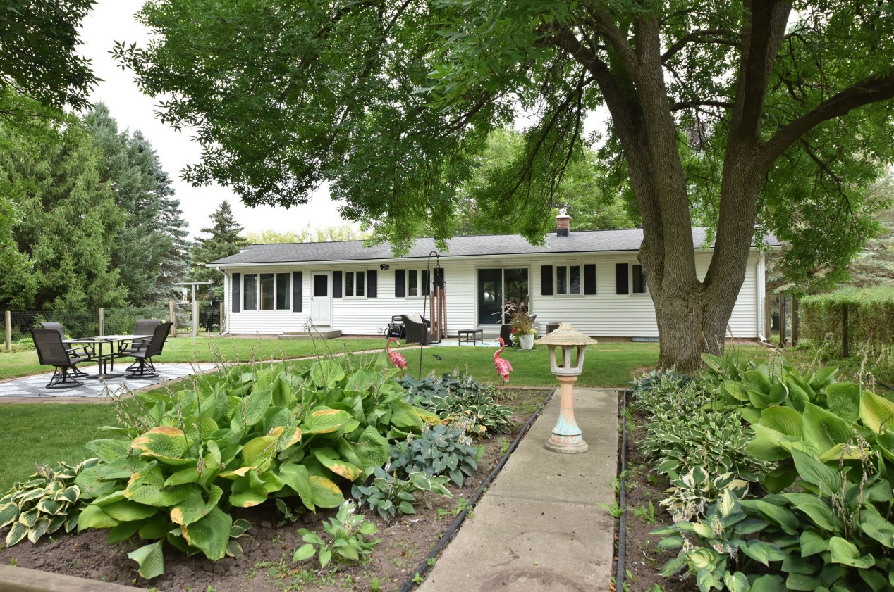 3051 Green Bay Rd, Port Washington WI  53074-9767 exterior
