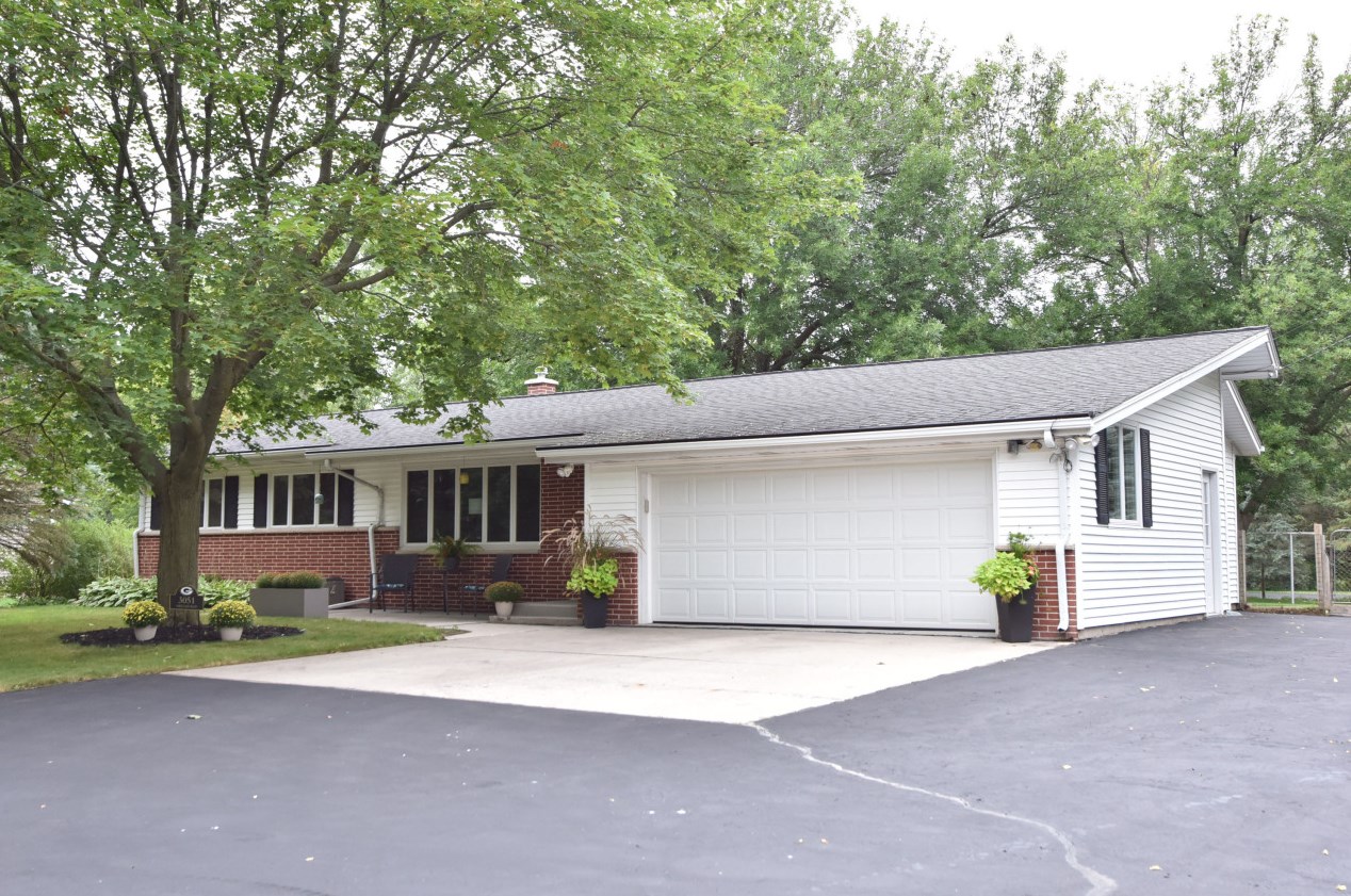 3051 Green Bay Rd, Port Washington WI  53074-9767 exterior