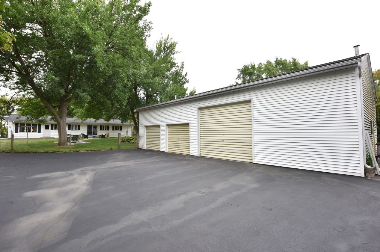 3051 Green Bay Rd, Port Washington WI  53074-9767 exterior