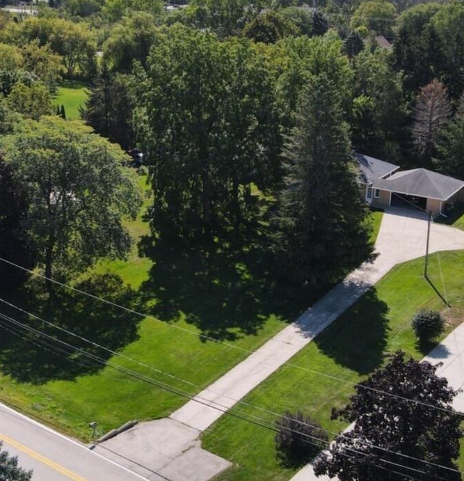 3881 Obrien Rd, Oak Creek WI  53154-6019 exterior