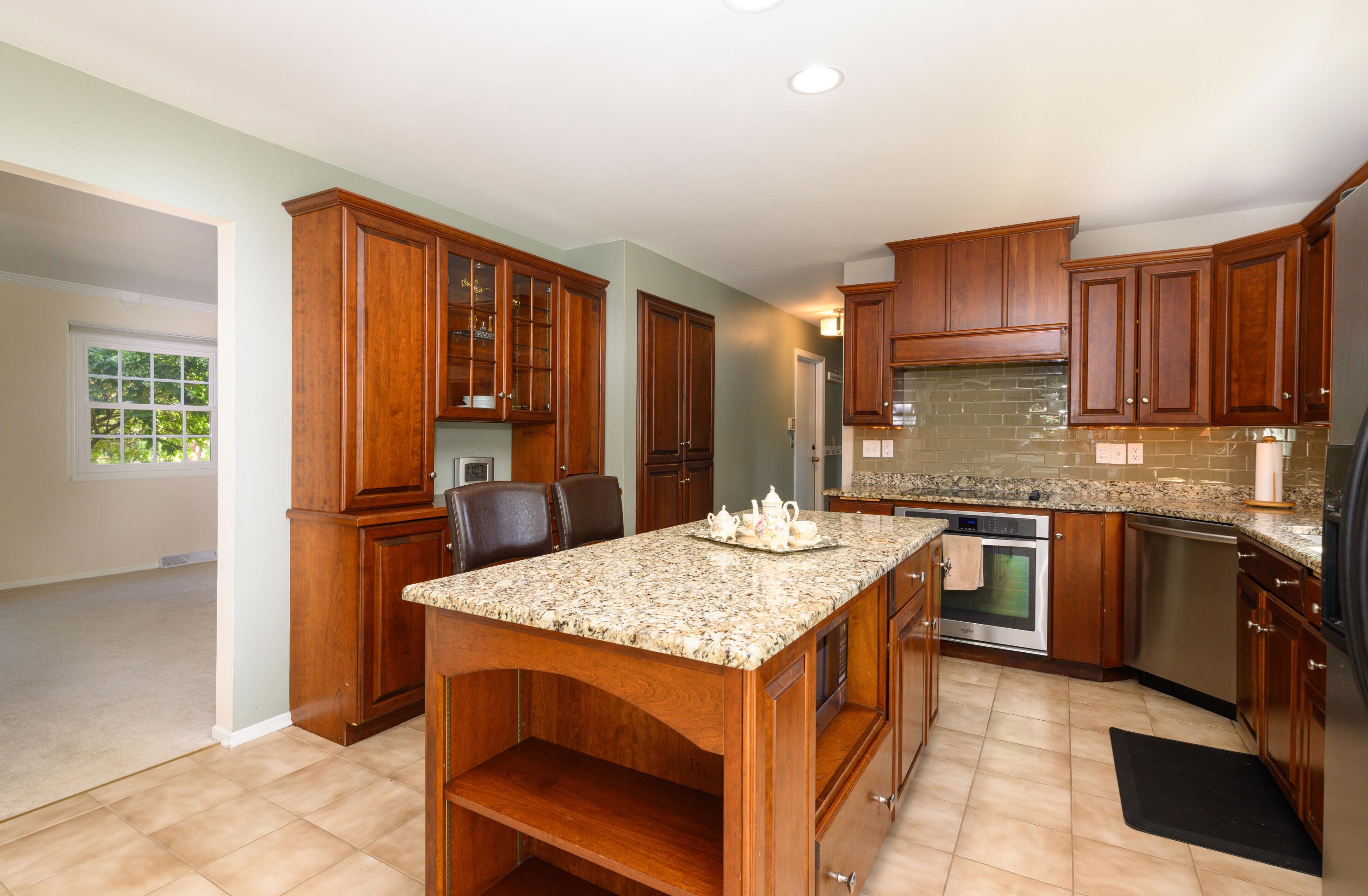 16565 Burleigh Pl, Brookfield WI  53005-2733 exterior
