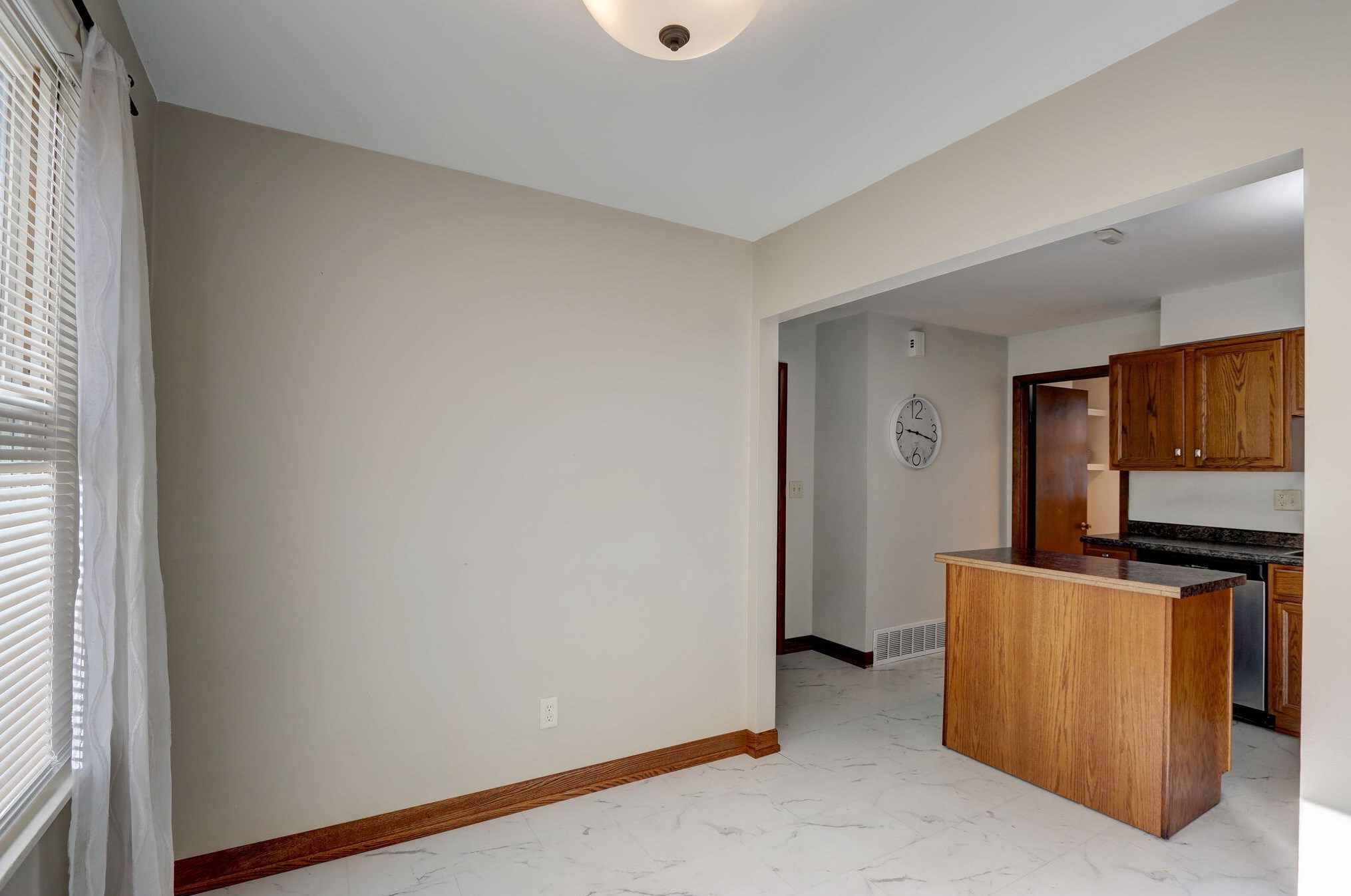 3375 98, Milwaukee WI 53222-3411 exterior