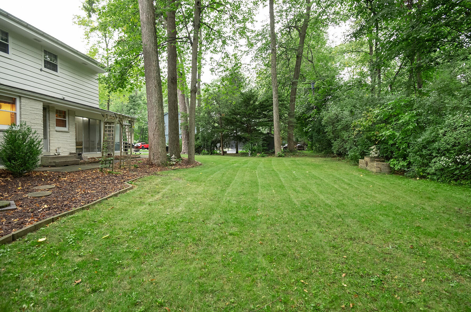 4510 Knollwood Dr, Racine WI 53403-3966 exterior