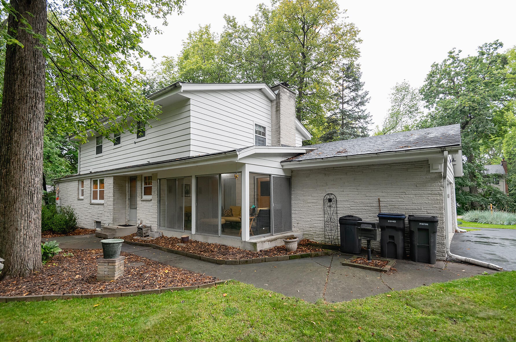 4510 Knollwood Dr, Racine WI 53403-3966 exterior