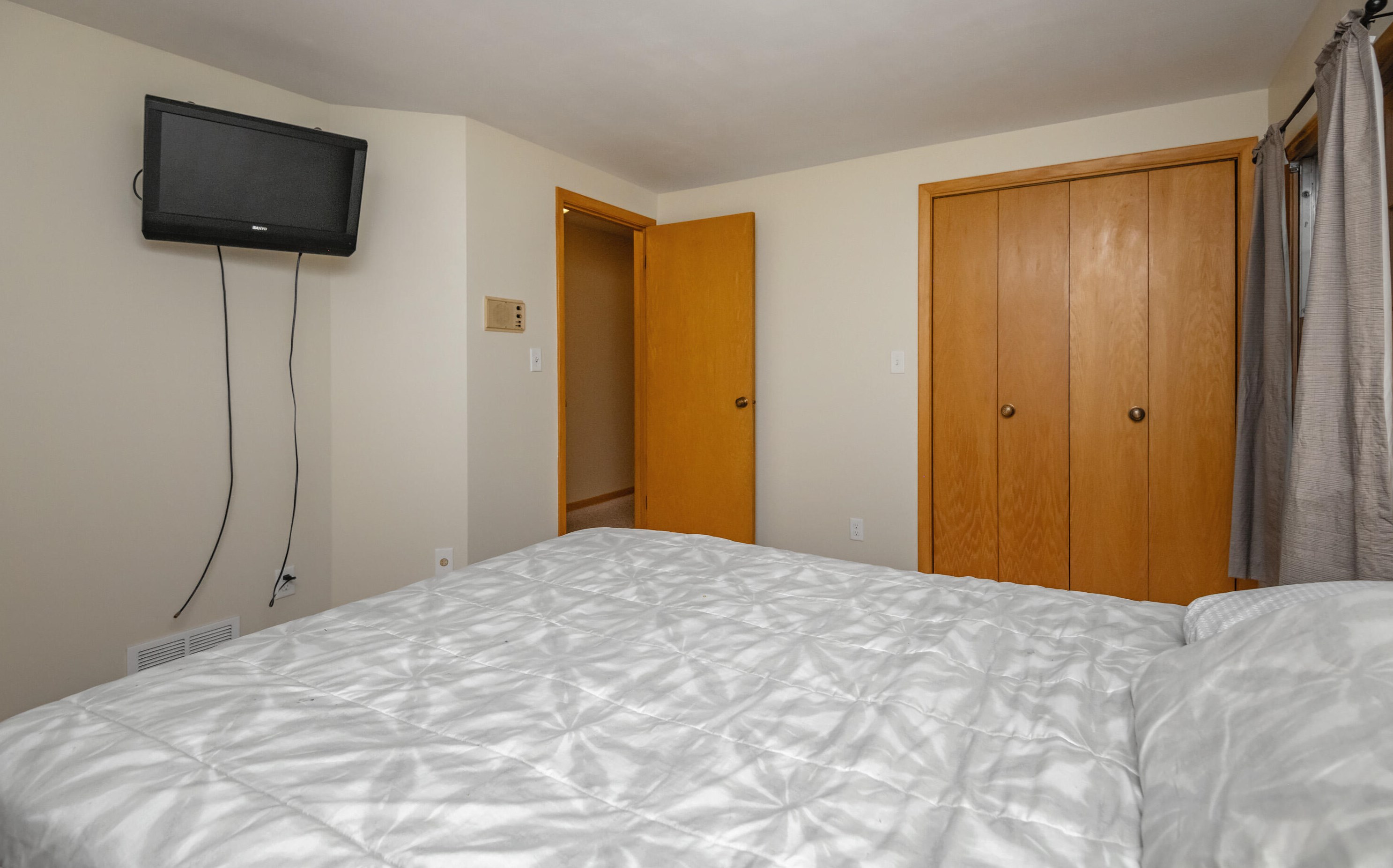 4510 Knollwood Dr, Racine WI 53403-3966 exterior