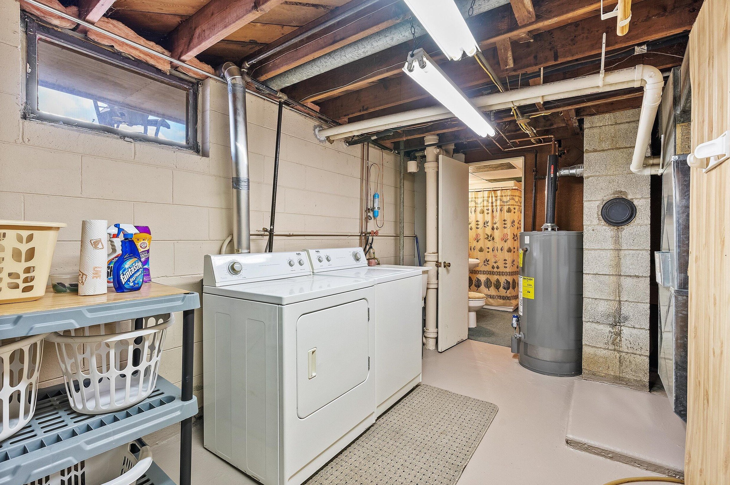 1527 Harmony Dr, Racine WI 53402-3218 exterior