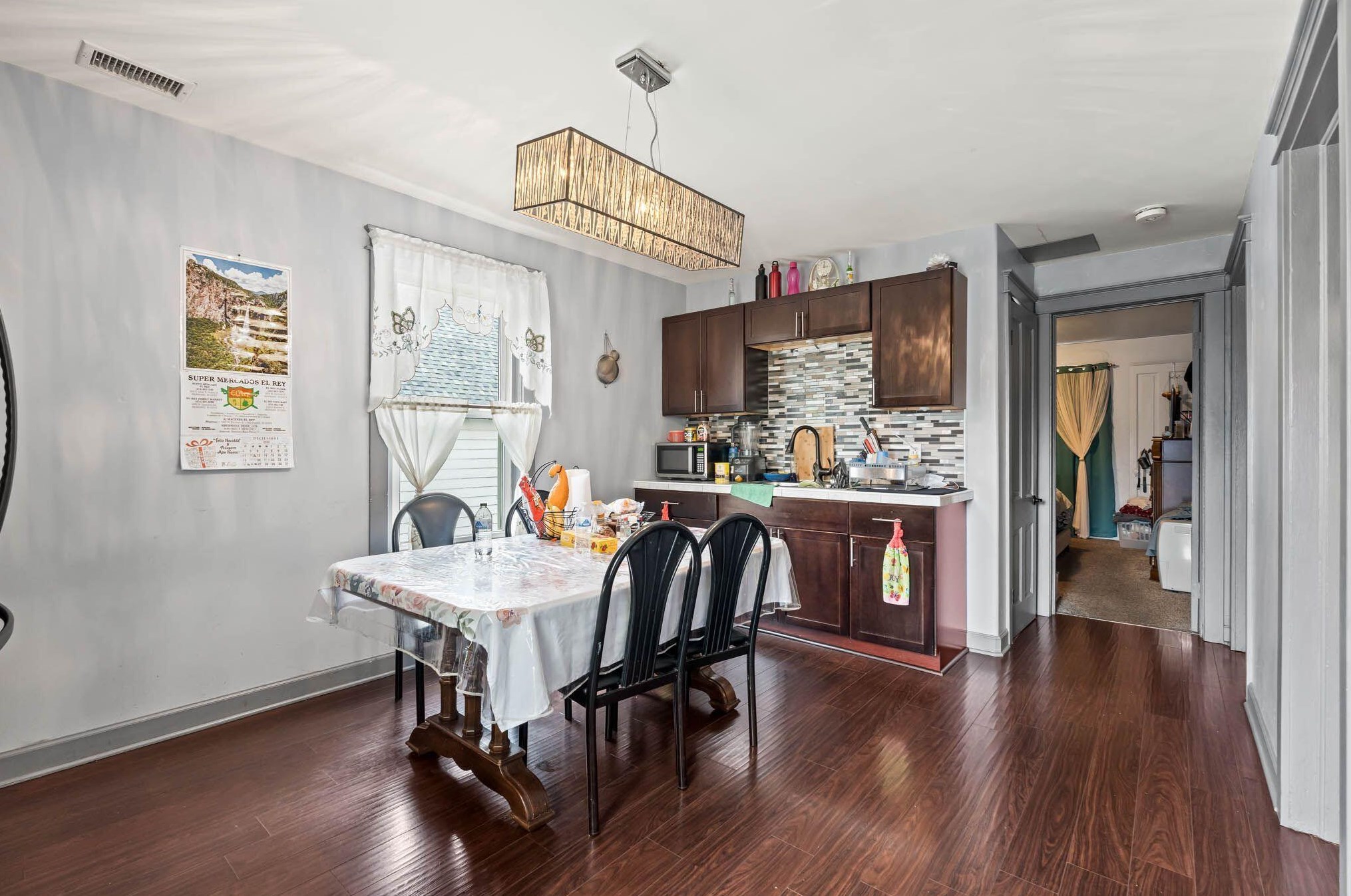 2861 7 St, Milwaukee WI 53215-3907 exterior