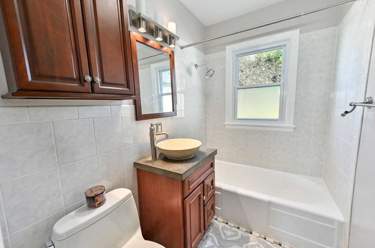 1016 Isabelle Ave, Racine WI  53402-4126 exterior