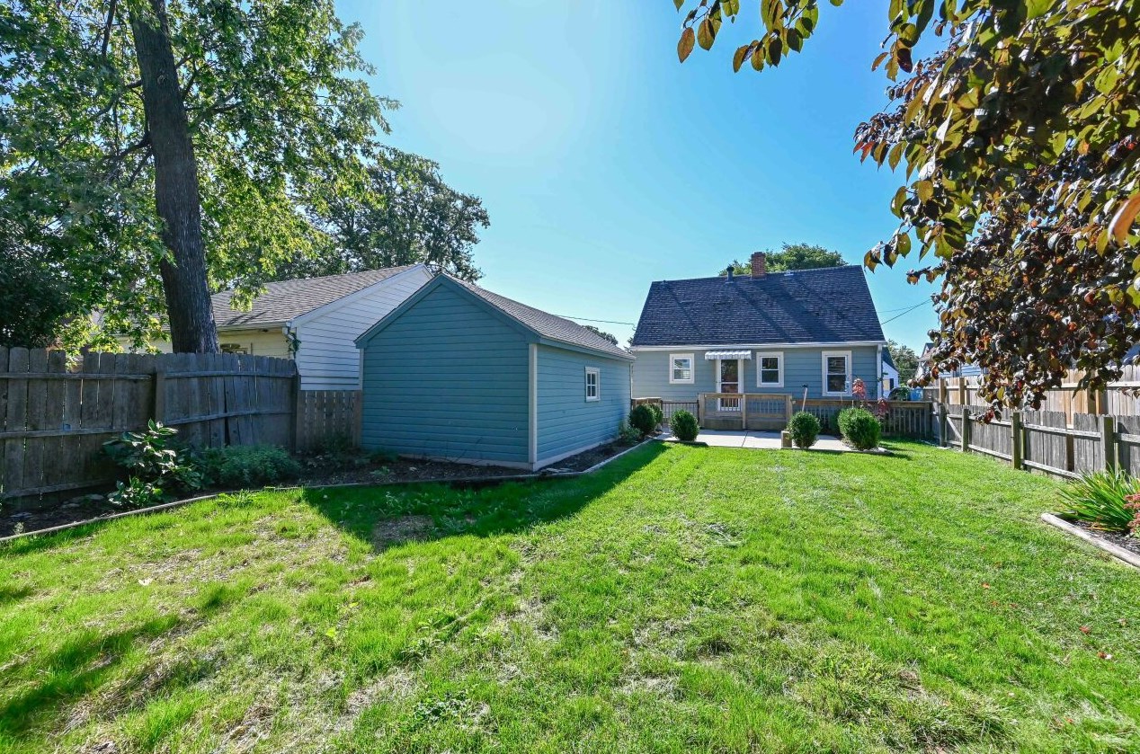 1016 Isabelle Ave, Racine WI  53402-4126 exterior