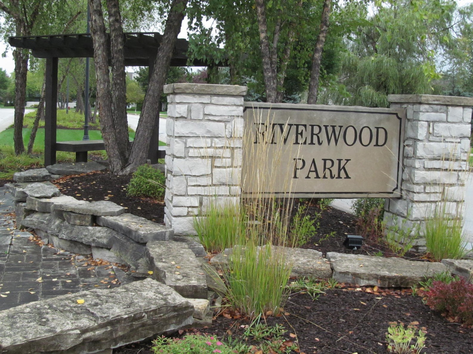 174 Westfield Way, Pewaukee WI  53072-6565 exterior