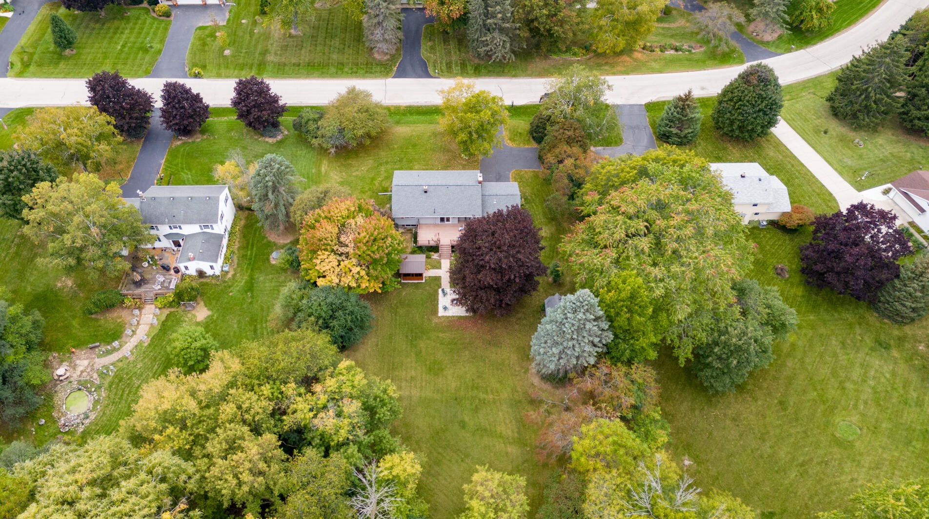 402 Vista View Dr, Cedarburg WI  53012-9178 exterior